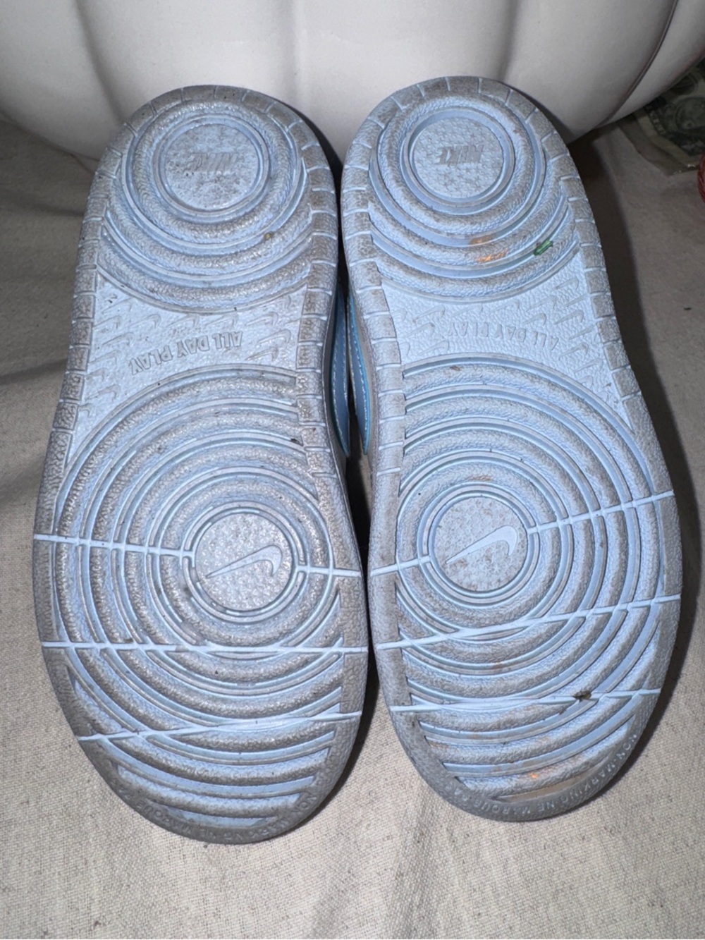 Nike Toddler Light Blue and White Hook-and-Loop Sneakers - Picture 3 of 4